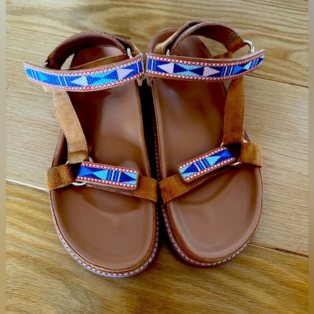 NWOT XIRENA ANAIS SANDALS - SZ 9